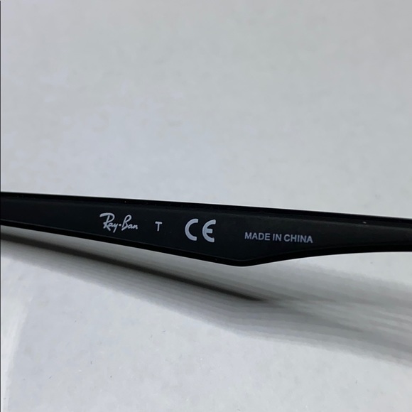 New black frame glasses - Picture 4 of 5